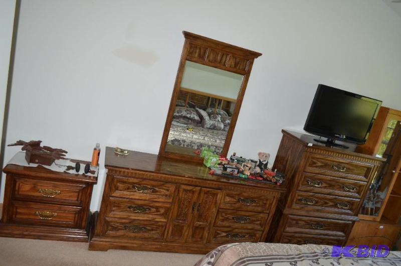 lot 172 image: 3 pc dresser set chest of drawers 51 x 40 x ...