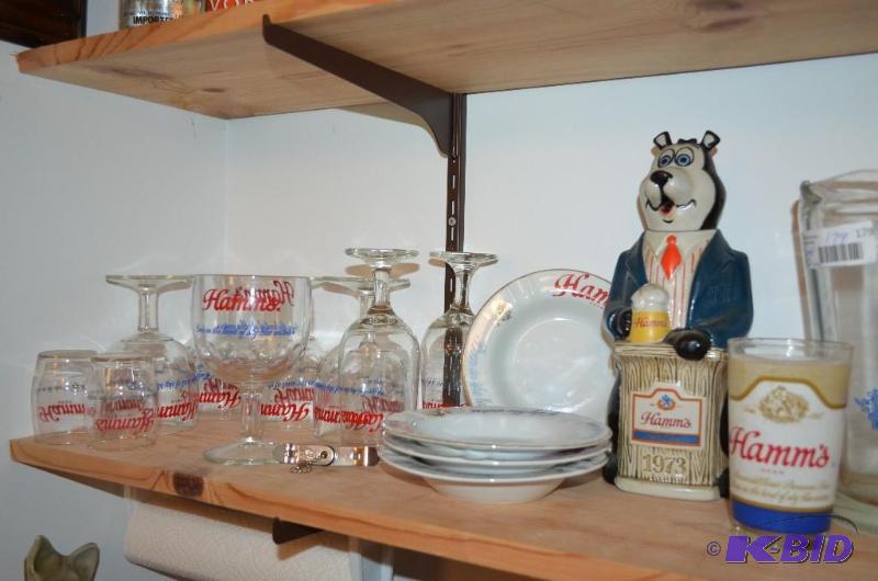 lot 176 image: Nice Vintage Lot of Hamms Collectibles inclu...