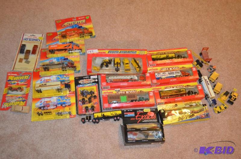 lot 187 image: Lot of HO accessory items - many new in packa...