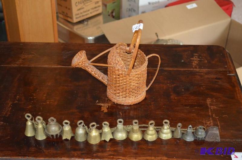 lot 195 image: Woven wicker looking water pot basket with ve...