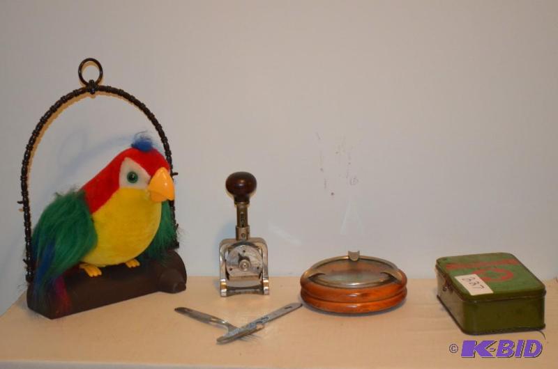 lot 227 image: Lot of Vintage Collectible Items including  ...