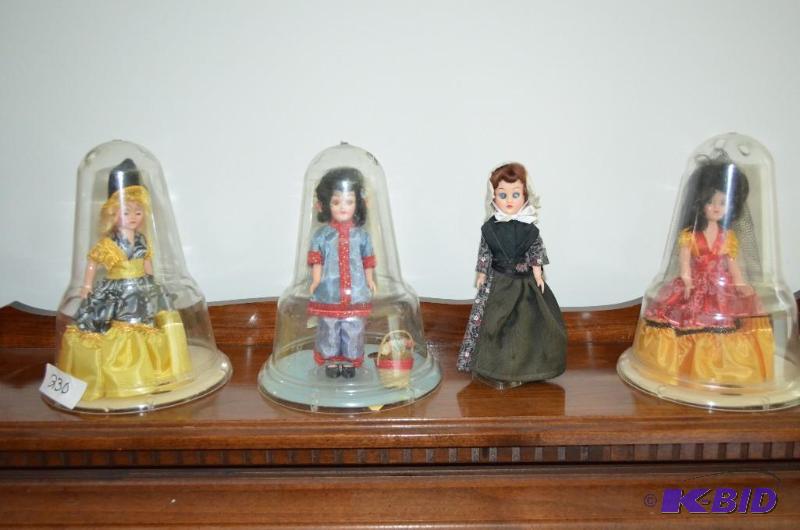 lot 230 image: 4 Antique to Vintage dolls - 3 in plastic c...
