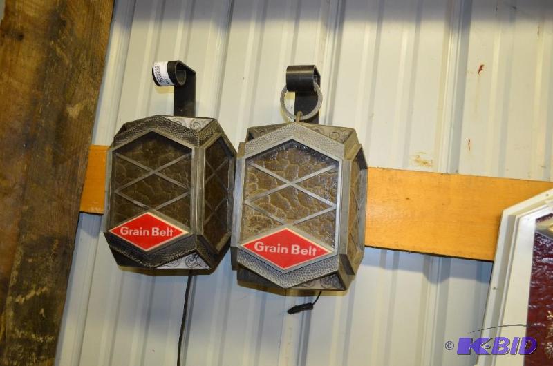 lot 248 image: Pair of 1970s Grain Belt Light up lanterns. ...