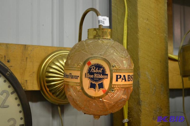 lot 251 image: Vintage 1960s Pabst Blue Ribbon Beer Spinnin...