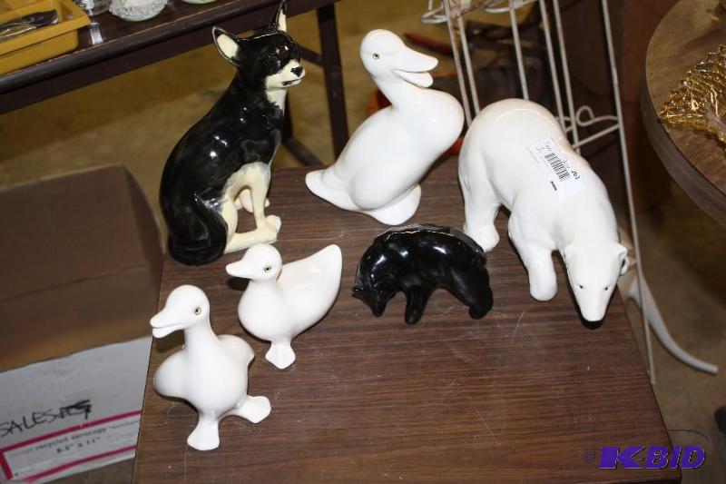 lot 261 image: Vintage porcelain or ceramic animals- Dog, 2 ...