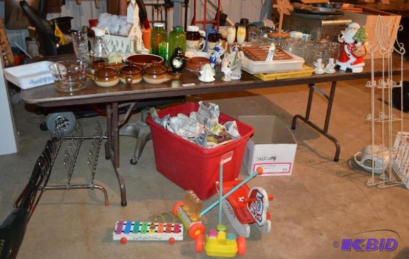 lot 263 image: Large lot of Collectible items including Vint...