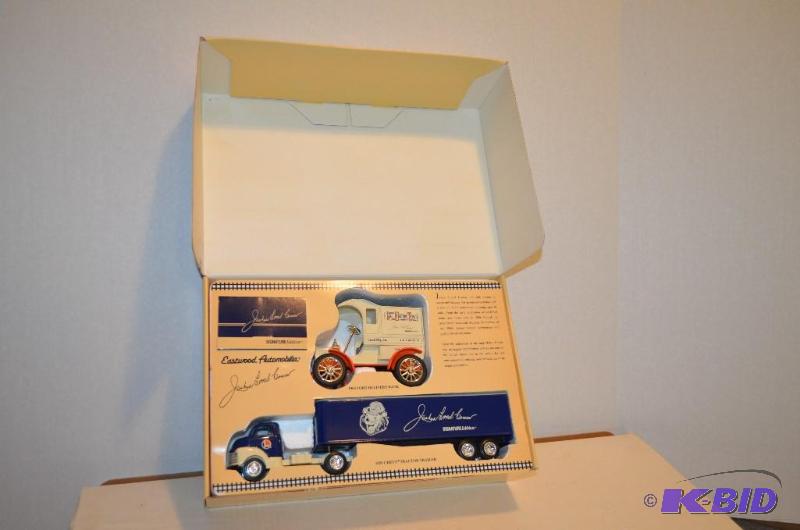 lot 28 image: 1994 Lionel 1-34 Scale electric train model r...