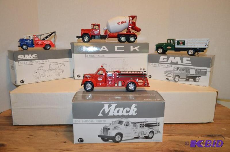 lot 36 image: Eastwood Series MACK &quotTonka" R-mo...