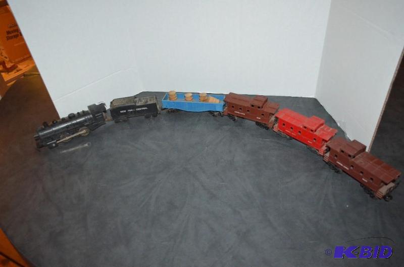 lot 67 image: Black MARX 490 engine and tender.  Blue Lio...