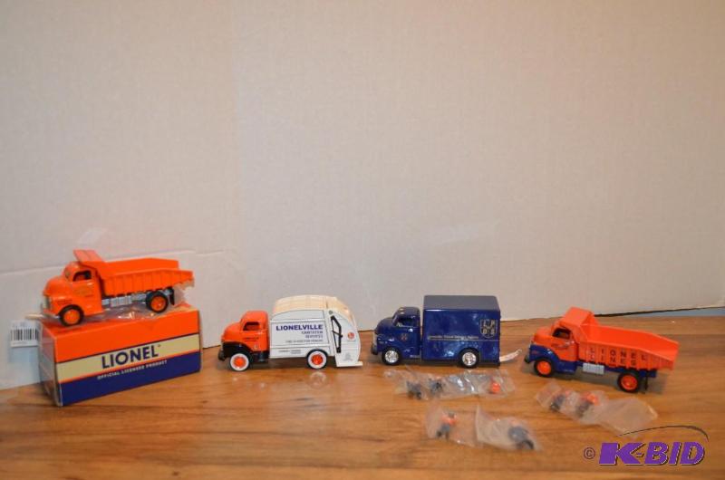 lot 80 image: 4 pieces Lionel Train Accessories   &quotLi...