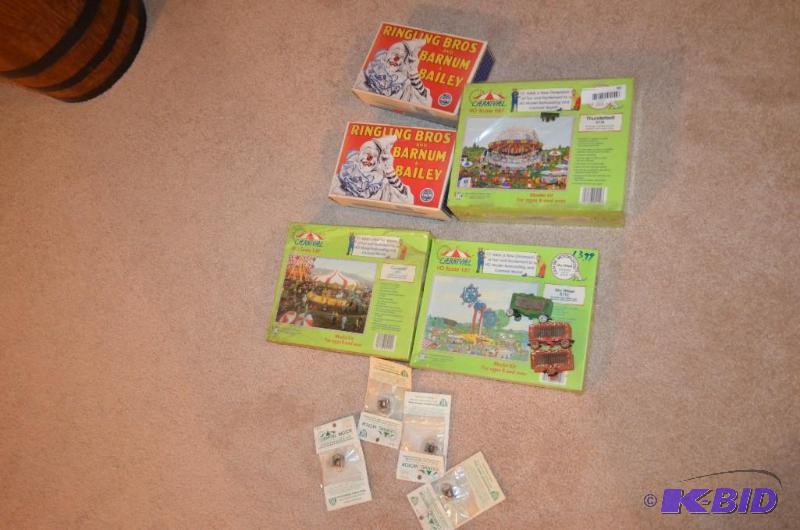 lot 90 image: Carnival Kits   &quotCarousel-5111" mo...