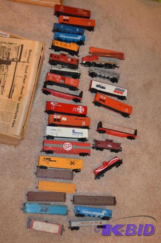lot 95 image: Lot of HO Trains as seen in pic including   ...