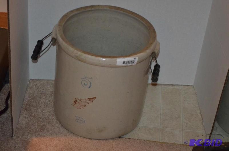 lot 99 image: Red Wing Union Stoneware Company-5 gallon cro...