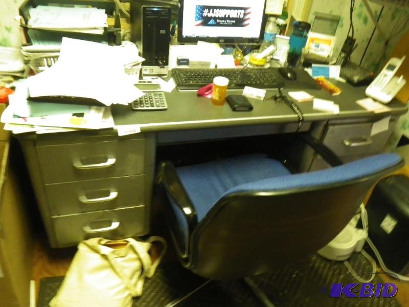 lot 42 image: Office desk...