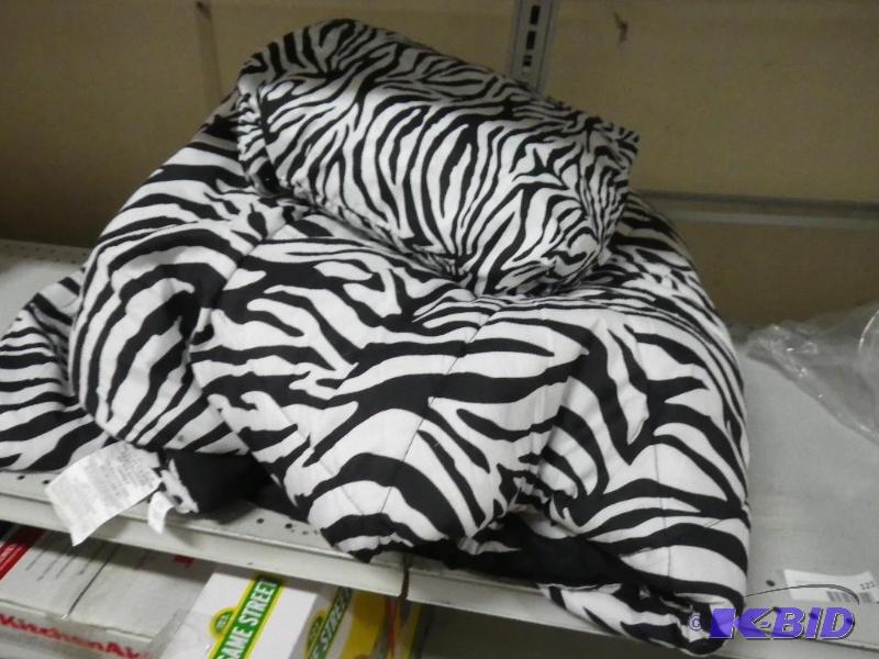 bed set...