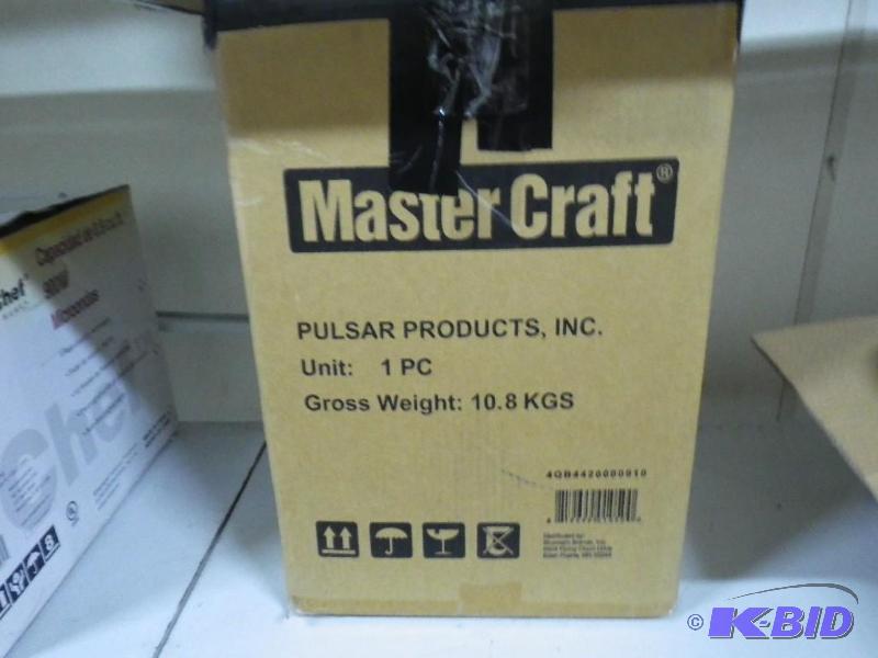 Mastercraft pancake air compressor, looks new...