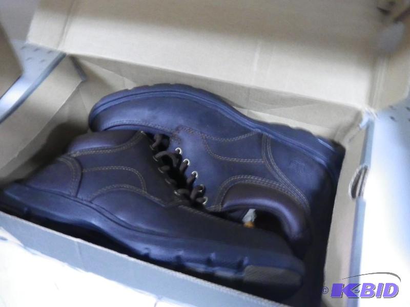 Timberlane size 8 shoes...