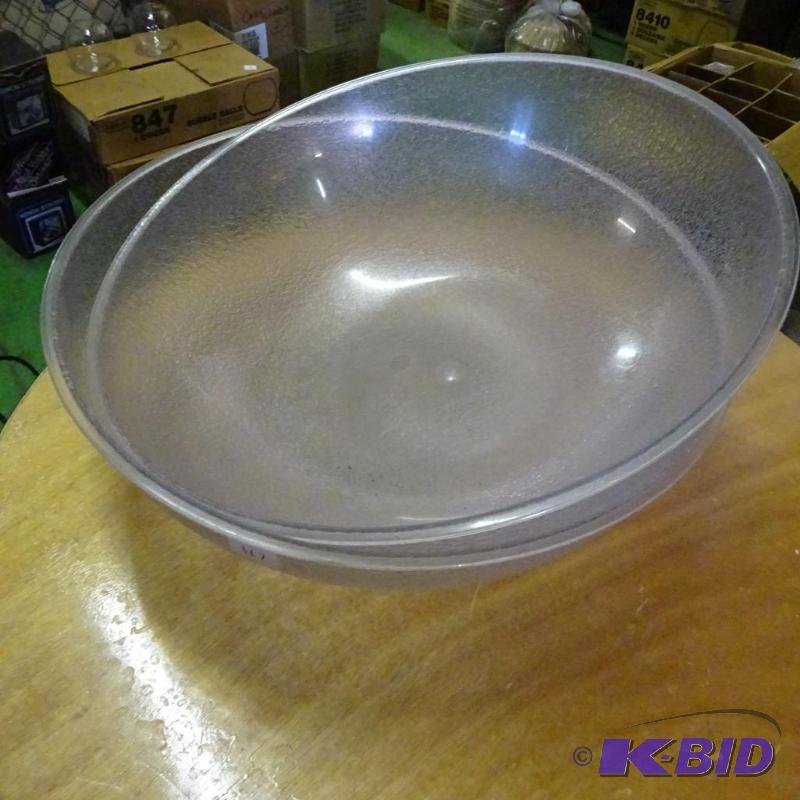 lot 117 image: 8 large plastic bowls...