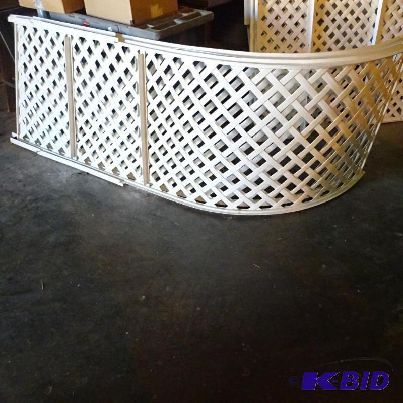 lot 163 image: Lattice Archway. 2 Pcs....