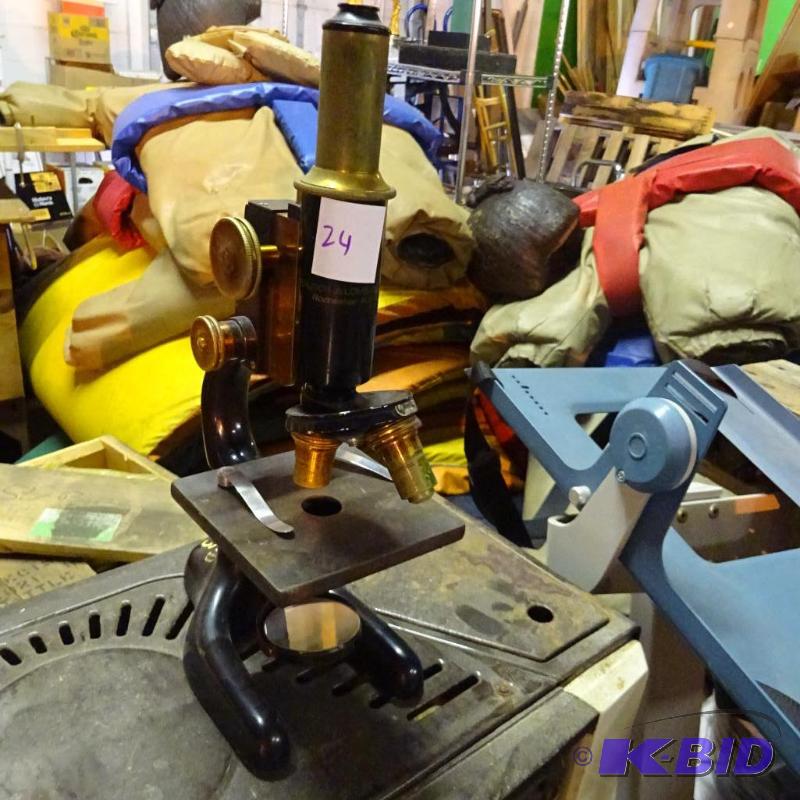 lot 24 image: Vintage Bausch Lomb microscope...