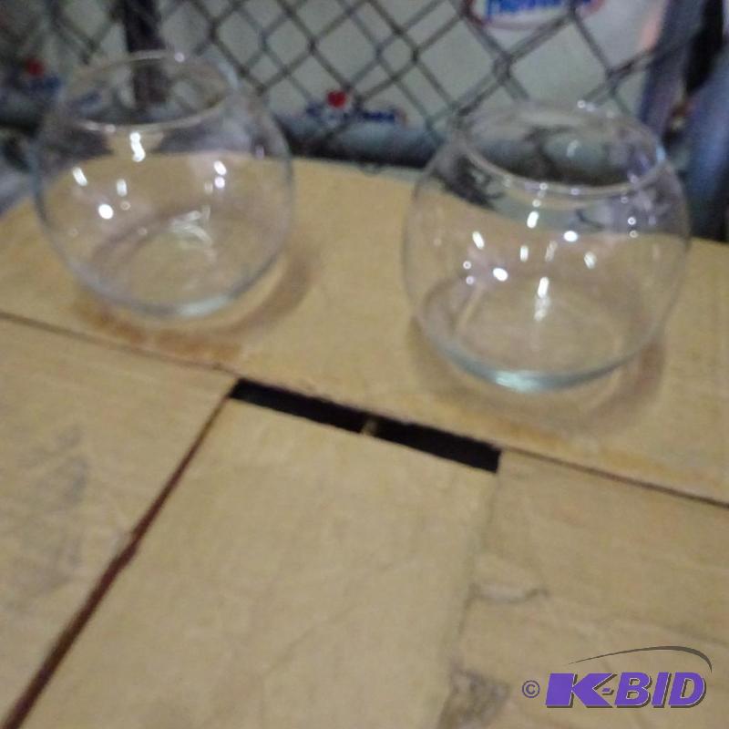 lot 86 image: 5" glass bowls. Qty 36...