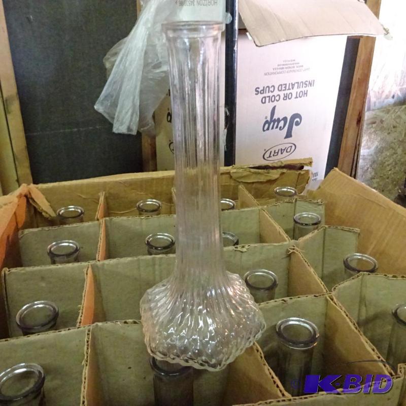 lot 92 image: Bud vases. Qty 13...