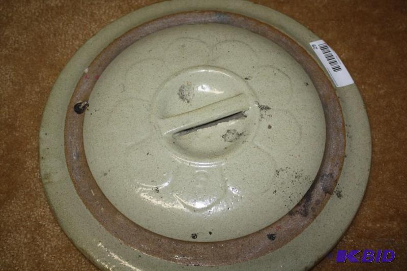 lot 29 image: Red Wing Daisy Petal Lid only. 15.25 inch dia...