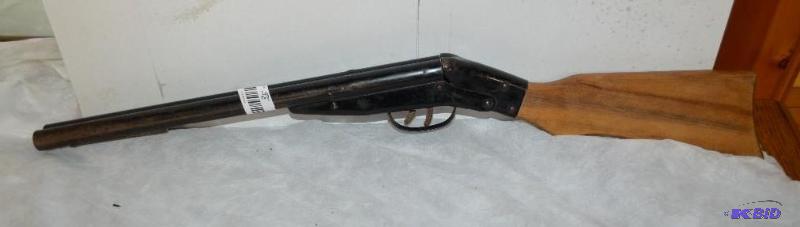 lot 35 image: Vintage, hard to find,&nbspWyandotte toy dou...