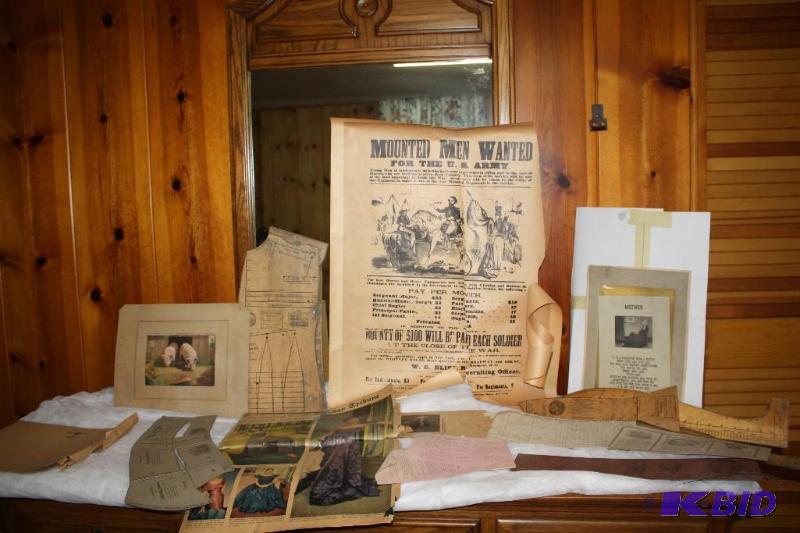 lot 39 image: Antique papers advertising.   Plane with inch...