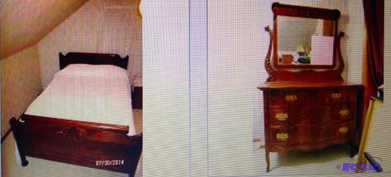 lot 43 image: Beautiful&nbspAntique Bedroom suite.  H...