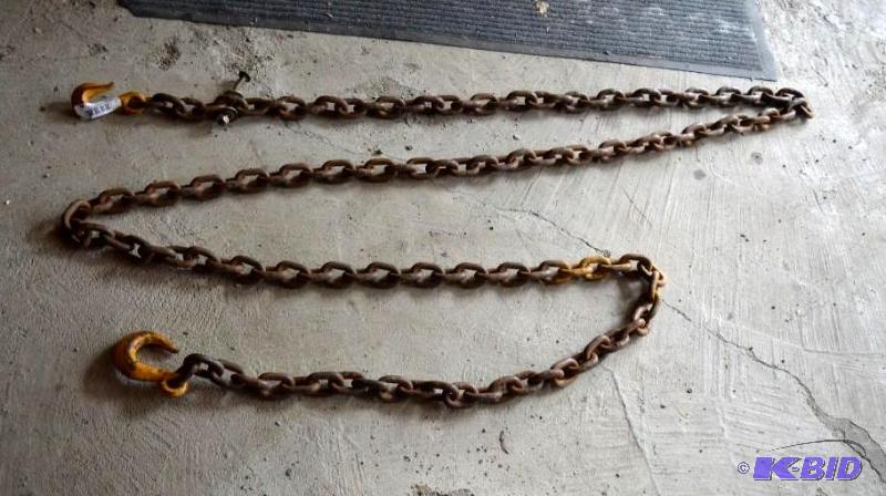 lot 87 image: Heavy Duty Chains with hooks...