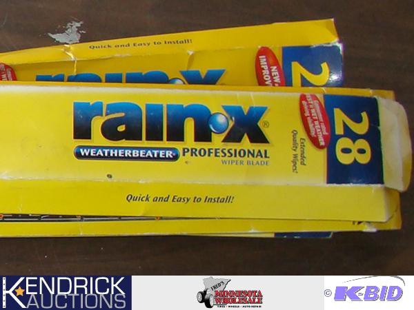 Lot of 8 RainX Weatherbeater 28 Professional Wiper Blades in Packaging