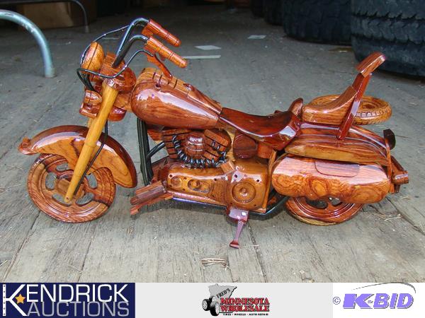 New in Box Wood Harley Davidson Motorcycle with Side Car 16 Scale