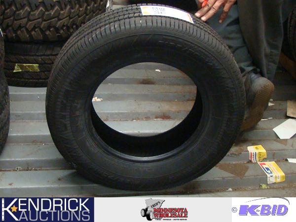 1 New Goodyear P19570 R14 Tire