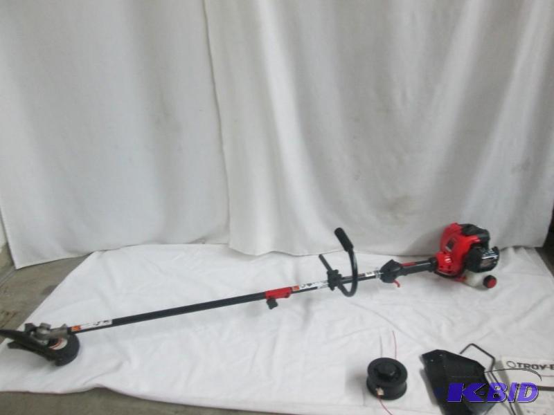 lot 3 image: Troy Bilt 18 Gas TrimmerBrushcutter