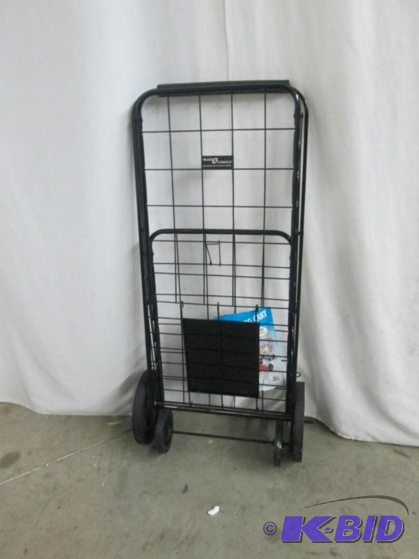 lot 32 image: Heavy-Duty LaundryShopping Cart