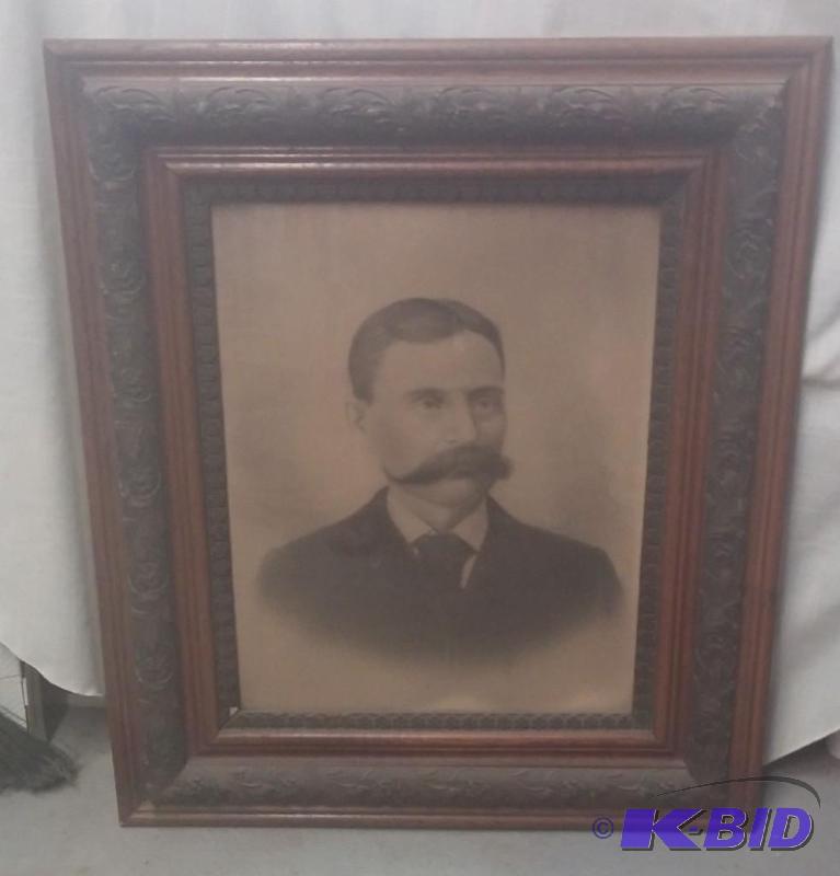 lot 10 image: Vintage Picture FRAME 31 X 26...