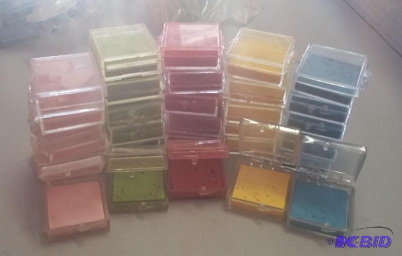 lot 21 image: Lot of 30 Artist Chalk Square colors as shown...