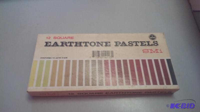 lot 26 image: SMI 12 Square Pastels Chalk Canvas Artist Dra...