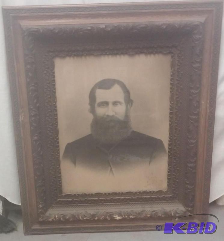 lot 9 image: Vintage Picture FRAME 37 X 27...