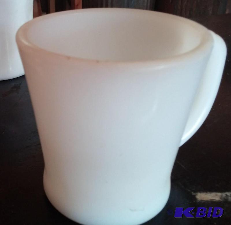 lot 23 image: Vintage Fire King Mug...