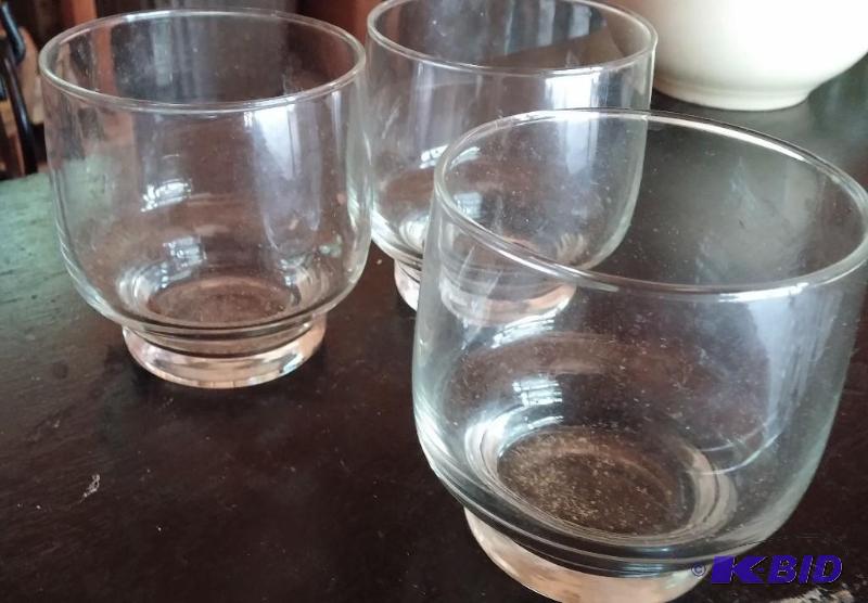lot 27 image: Set of 3 Vitnage Juice Glasses...