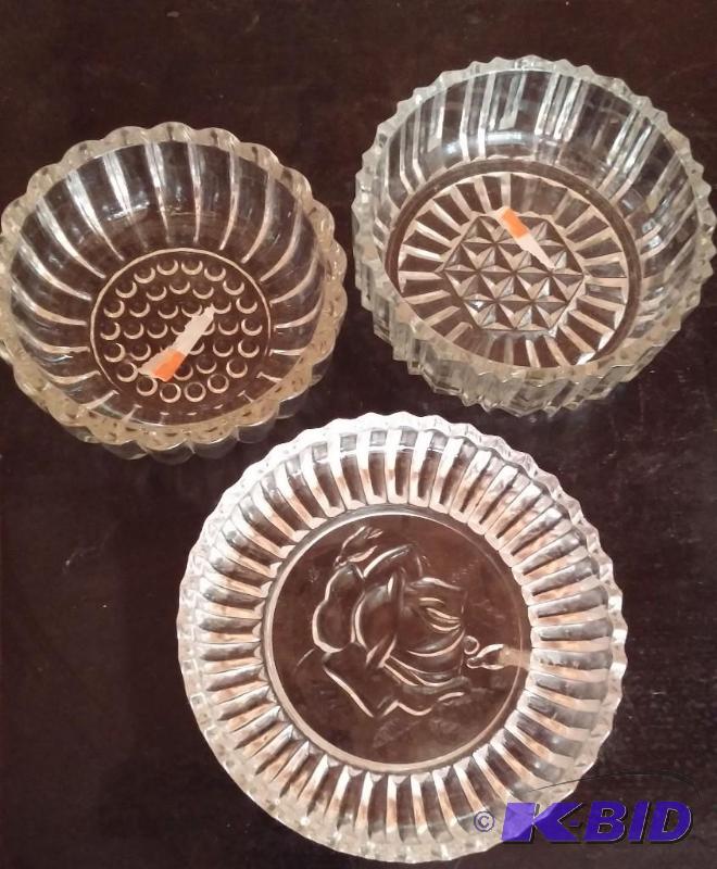 lot 33 image: Set of 3 Vintage Crystal Bowls...
