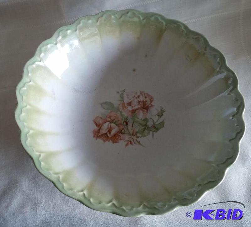 lot 42 image: Vintage Serving Bowl...