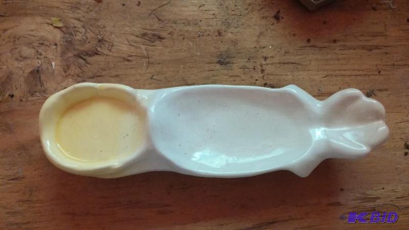 lot 5 image: 1930s Kreiss Pottery Japan Spoon Rest...