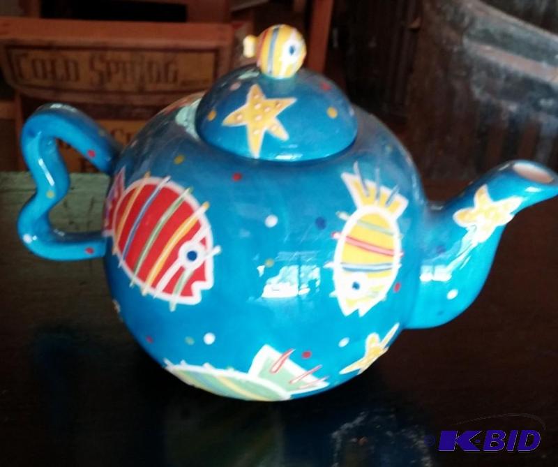lot 7 image: Whimsey Fish Tea Pot...