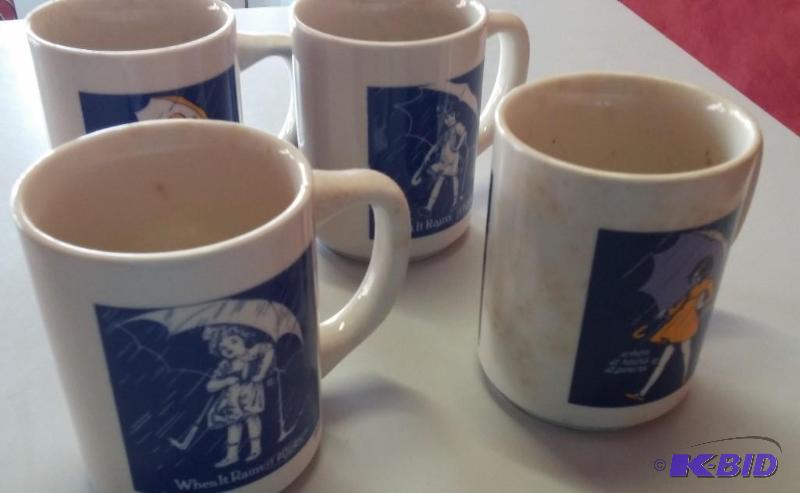 lot 8 image: Set of 4 1968 Vintage Morton Salt Coffee Cups...