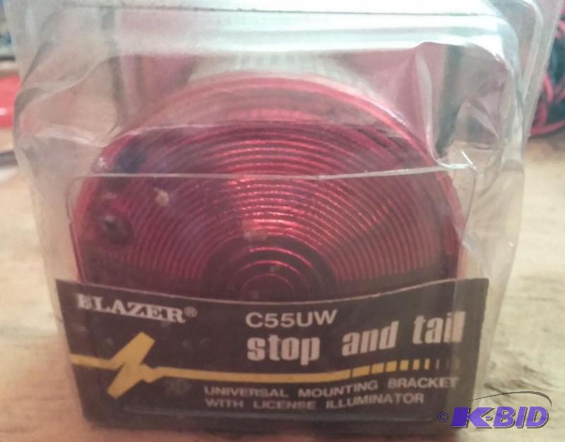 lot 12 image: Stop light for trailer...