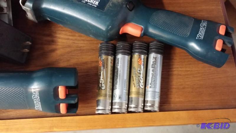 Black & Decker Versapak Battery 4-Tool Set in Case - Bunting Online Auctions