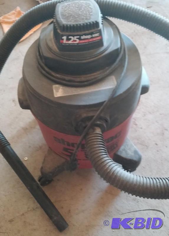 lot 22 image: 12.5 Shop Vac-Works...